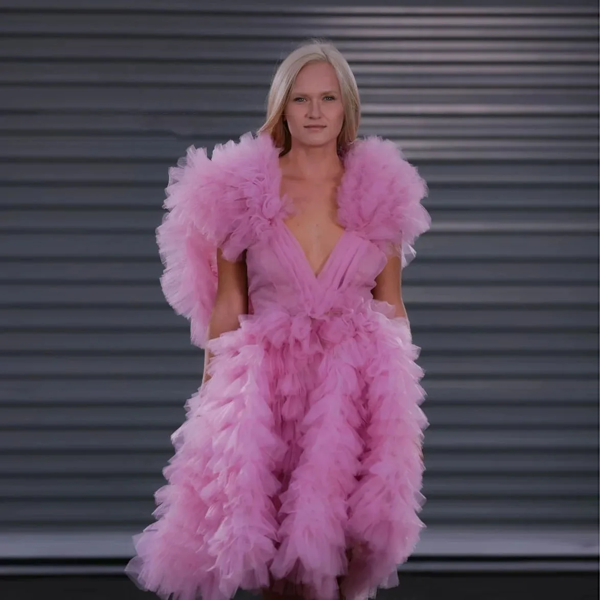 

Fashion Tiered Tulle Party Dresses Short Batwing Sleeves V Neck Knee Length Prom Gowns Dress for Girls Women Vestidos de gala