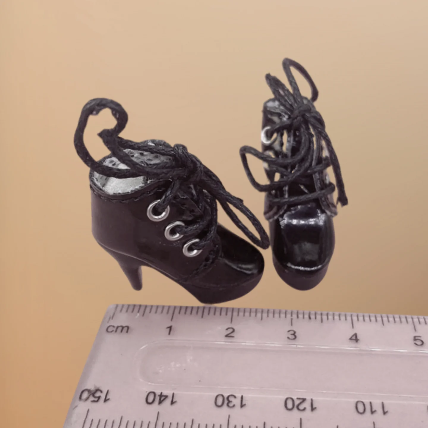 Doll shoes Doll accessories 2.5cm Mini Doll Shoes for Blythe Dolls Toy Cute High Heel Shoes for Azone Obitsu Licca BJD Accessories OB22 OB24 Dolls