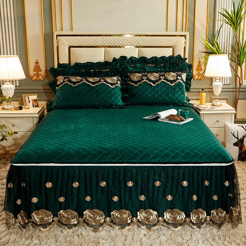 Luxury Euro Crystal Velvet Gold Lace Ruffles Quilted Zipper Removable Bed Skirt Mattress Cover Bedspread Pillowcases Bedding Set |