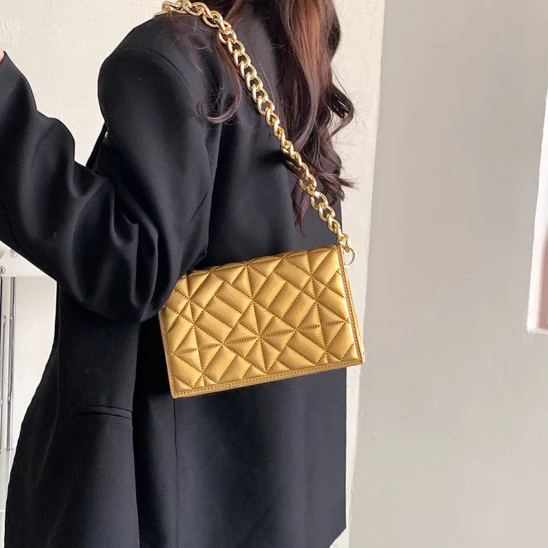 Luxury Brand Metal Chain Shoulder Bag for Women Handbag Clutch Purses 2022 New Designer Shiny Evening Tote High Quality Shoulder Bags near me