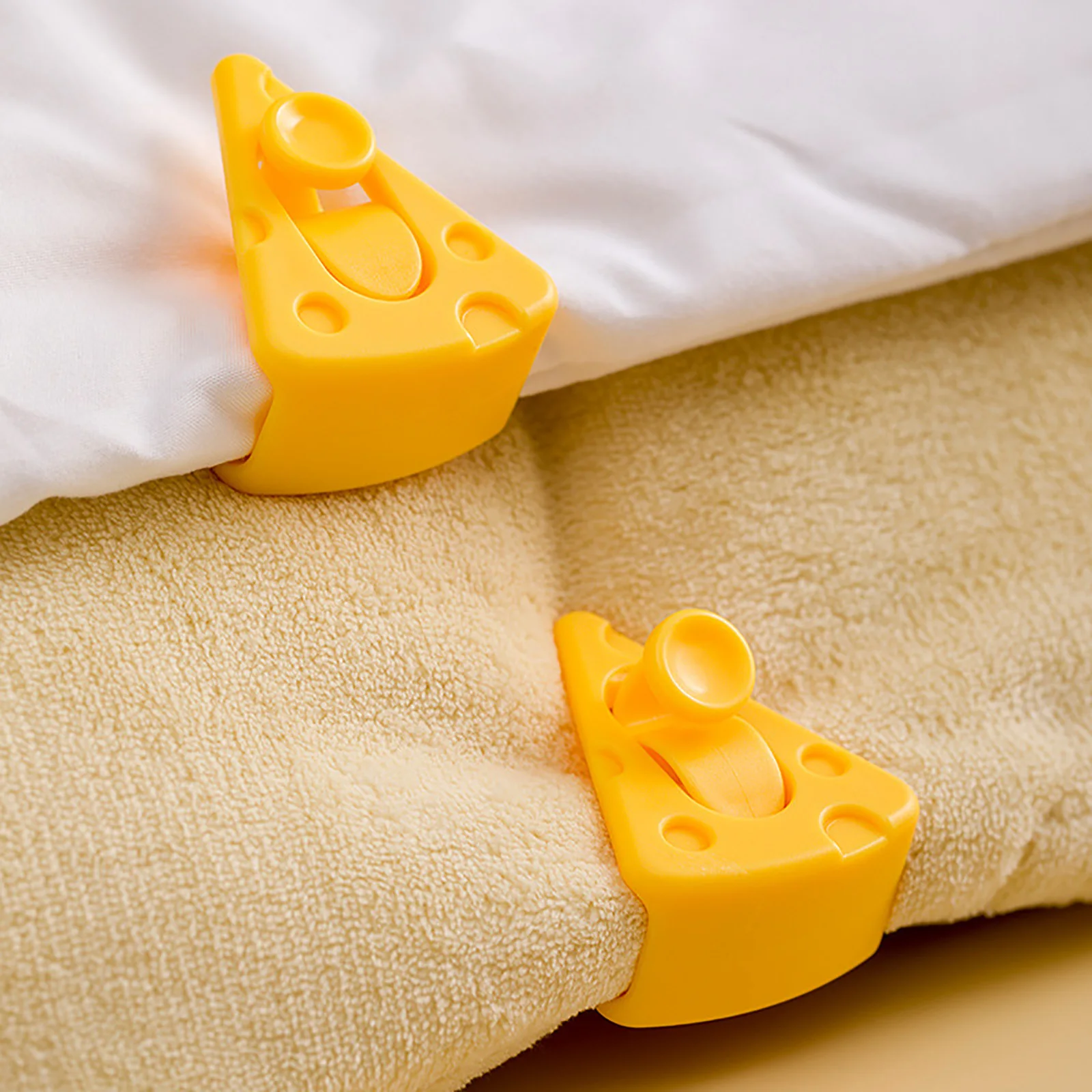 

Non Slip Bed Sheet Fixed Clips, Comforter Fasteners, Keep Corner in Place, Quilt Fixer, Anti-Move Comforter Gripper, 1Pc
