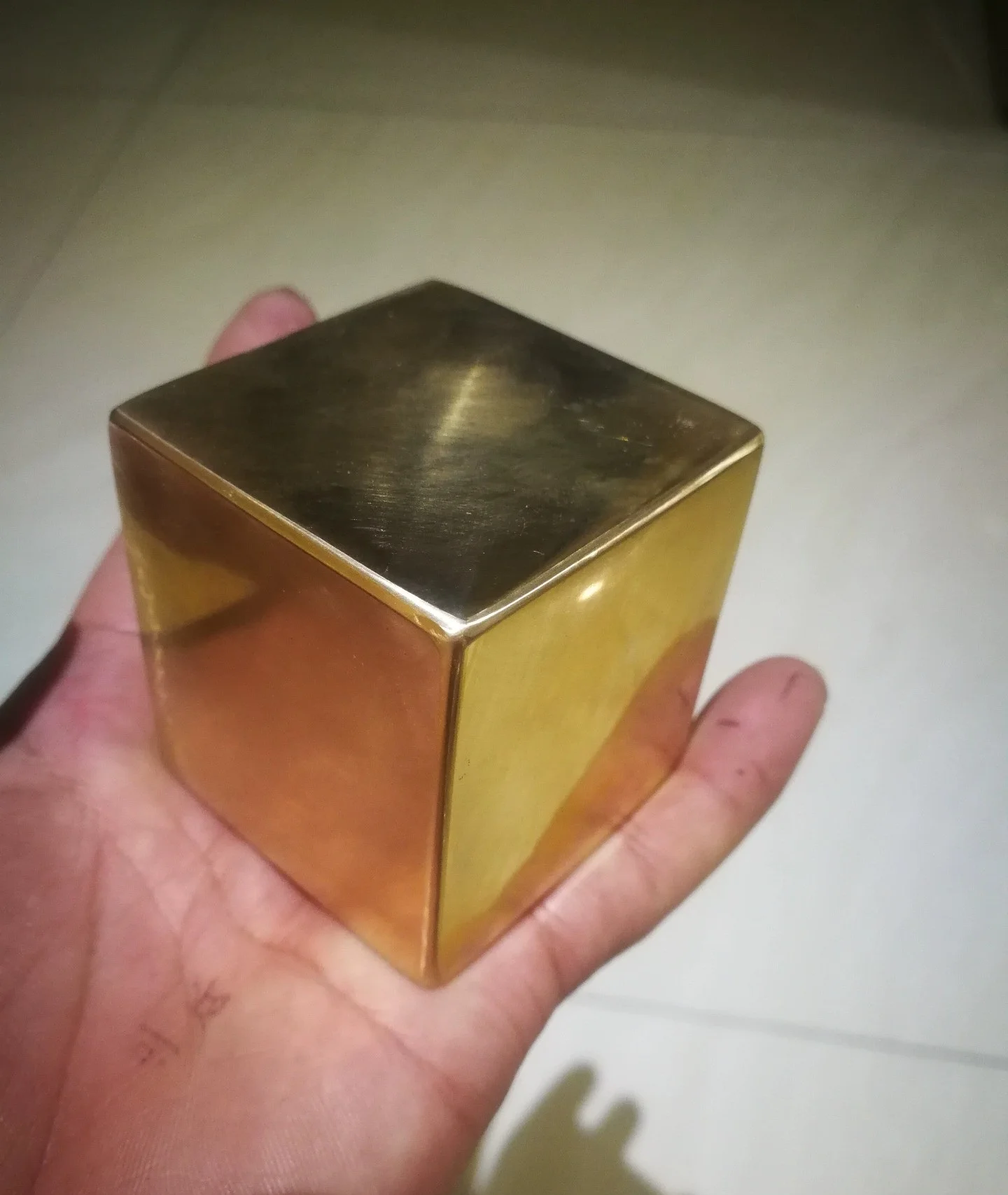 

about 5cm Cube Brass paperweight home decoration