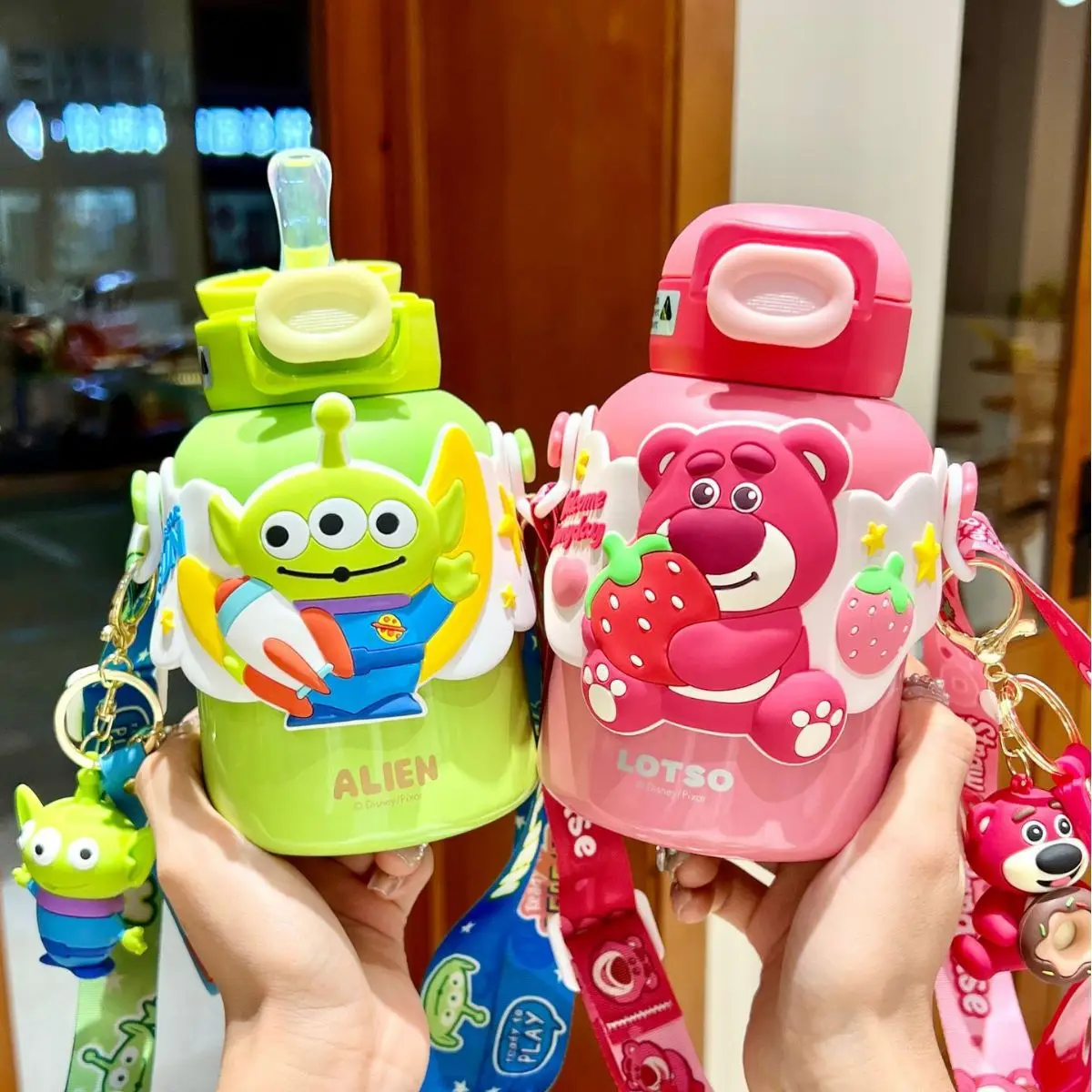 

Детский термос Disney Pink Bear Lotso, чашка для воды из нержавеющей стали 316, студенческий переносной чайник для еды в школу, брелок для ключей