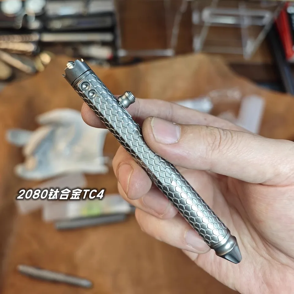 EDC - Penna In Lega Di Titanio Con Strumenti Portatili Multifunzionali Per Scrittura Aziendale (argento