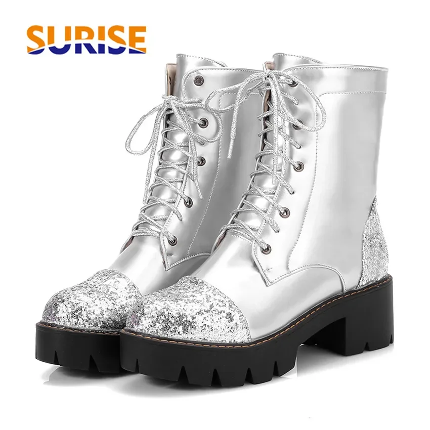 

Британские зимние женские ботильоны на платформе, серебристые лакированные кожаные Лоскутные женские ботинки на квадратном каблуке с круглым носком и шнуровкой