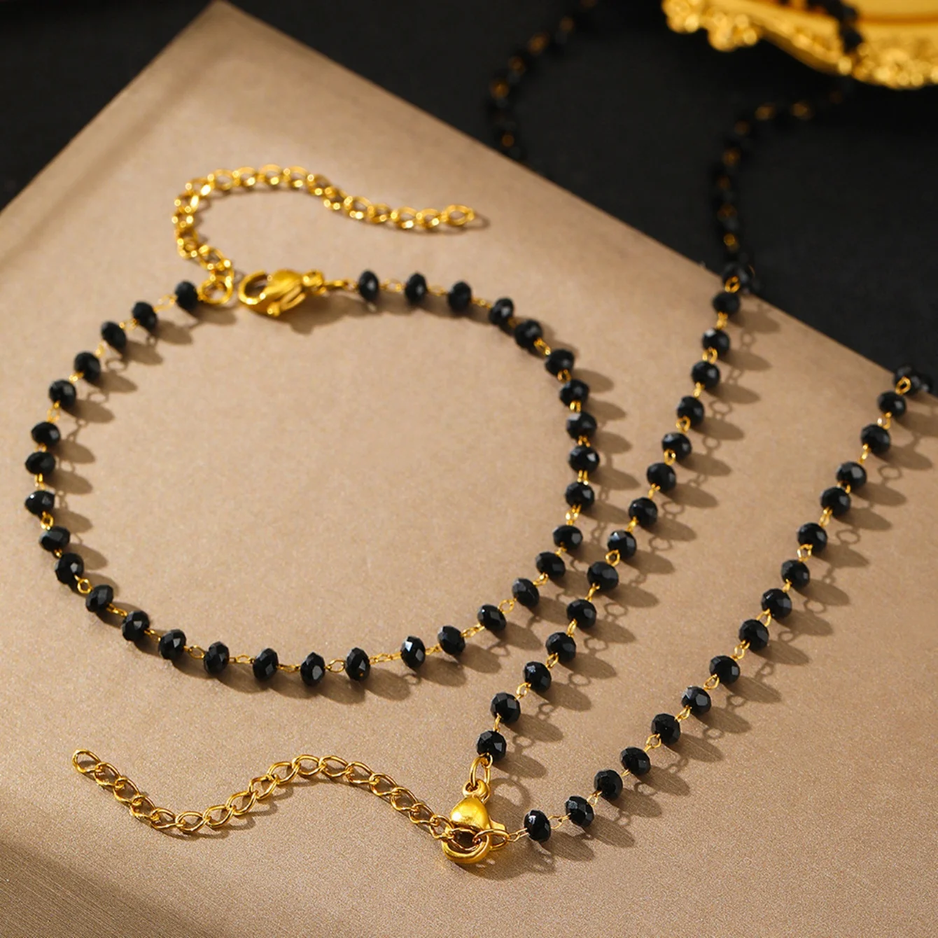 Elegant Black Imitation Pearl Jewelry Set – 2-Piece Collection