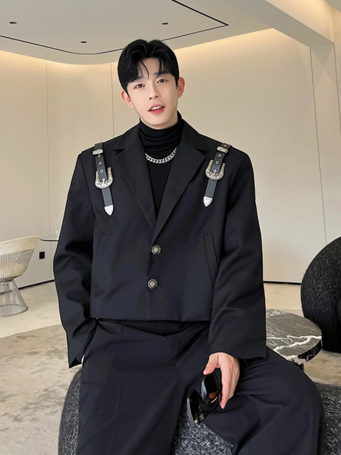 Spring Autumn Lapel Long Sleeve Jackets Men's High-End Handsome Trendy Male Metal Buckle Leather Strap Design Short Suit
