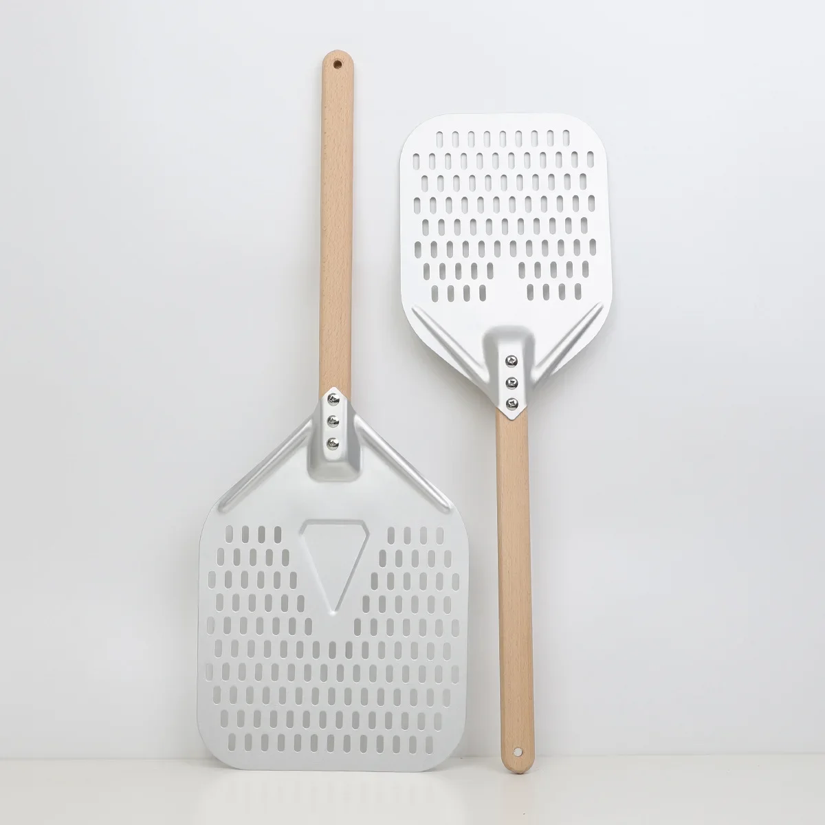 Turning small Pizza Peel Paddle Short round Pizza Tool Non Slip wooden Handle 7 8 9 inch Perforated Pizza Shovel Aluminum