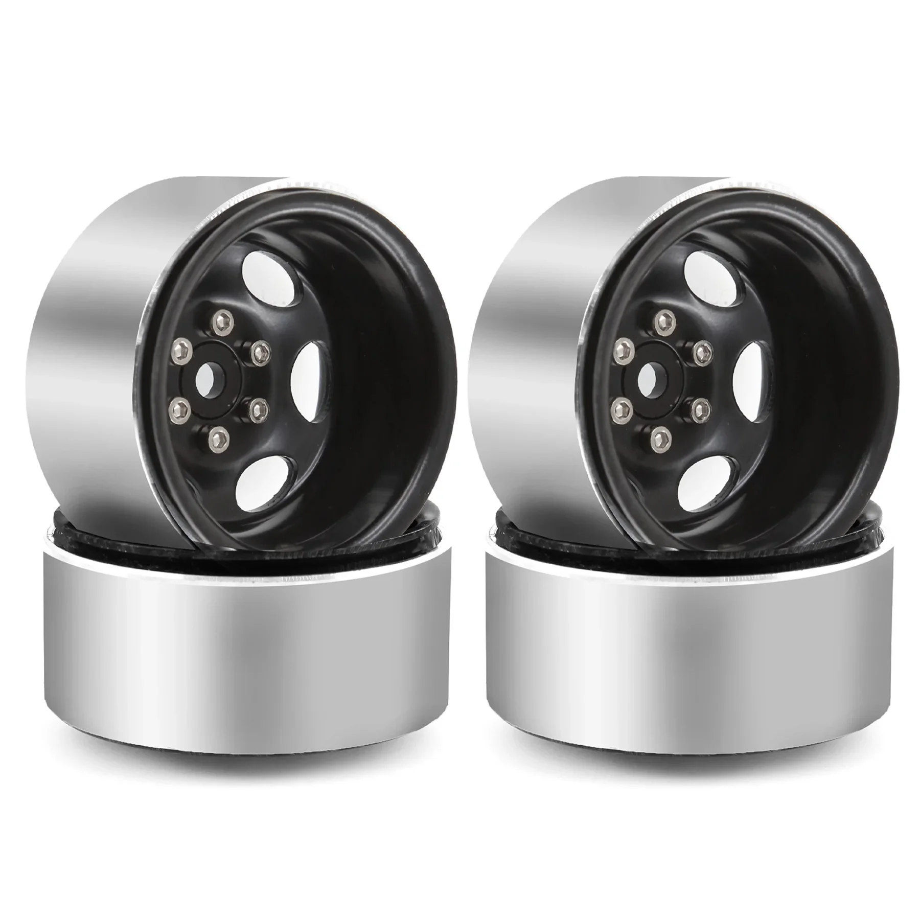Roue beadlock montée sur une voiture RC 1/10, montrant l'aspect robuste et le design tout-terrain.