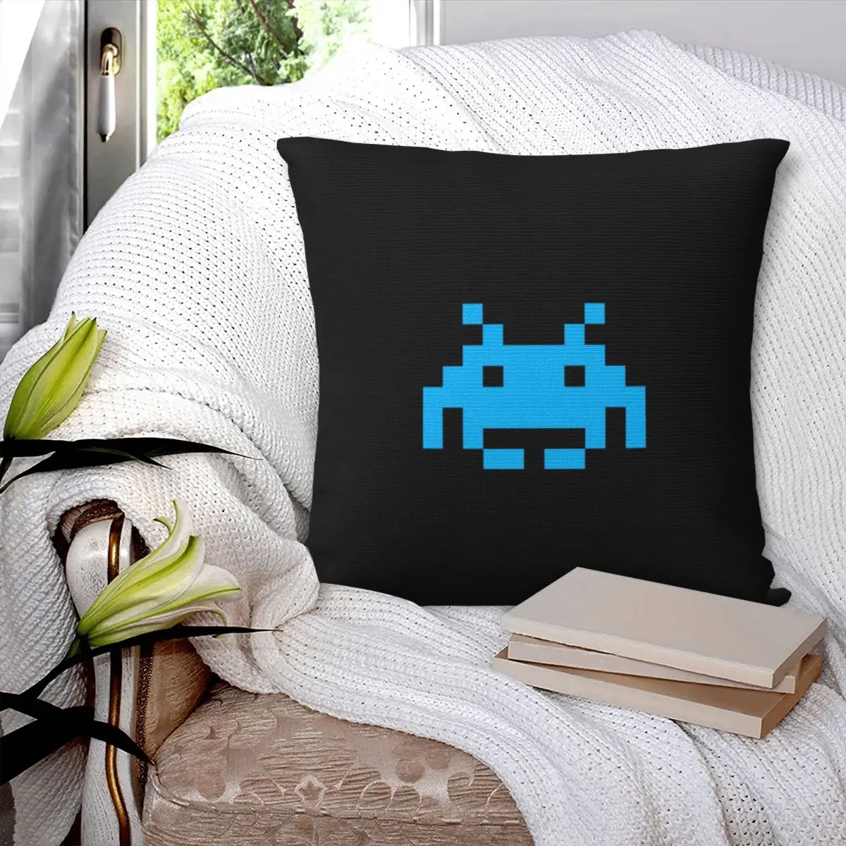 Фото Space Invaders, голубая квадратная подушка, искусственная Полиэстеровая льняная Бархатная подушка с принтом на молнии, декоративная подушка, искусственная подушка, наволочка для автомобиля №3
