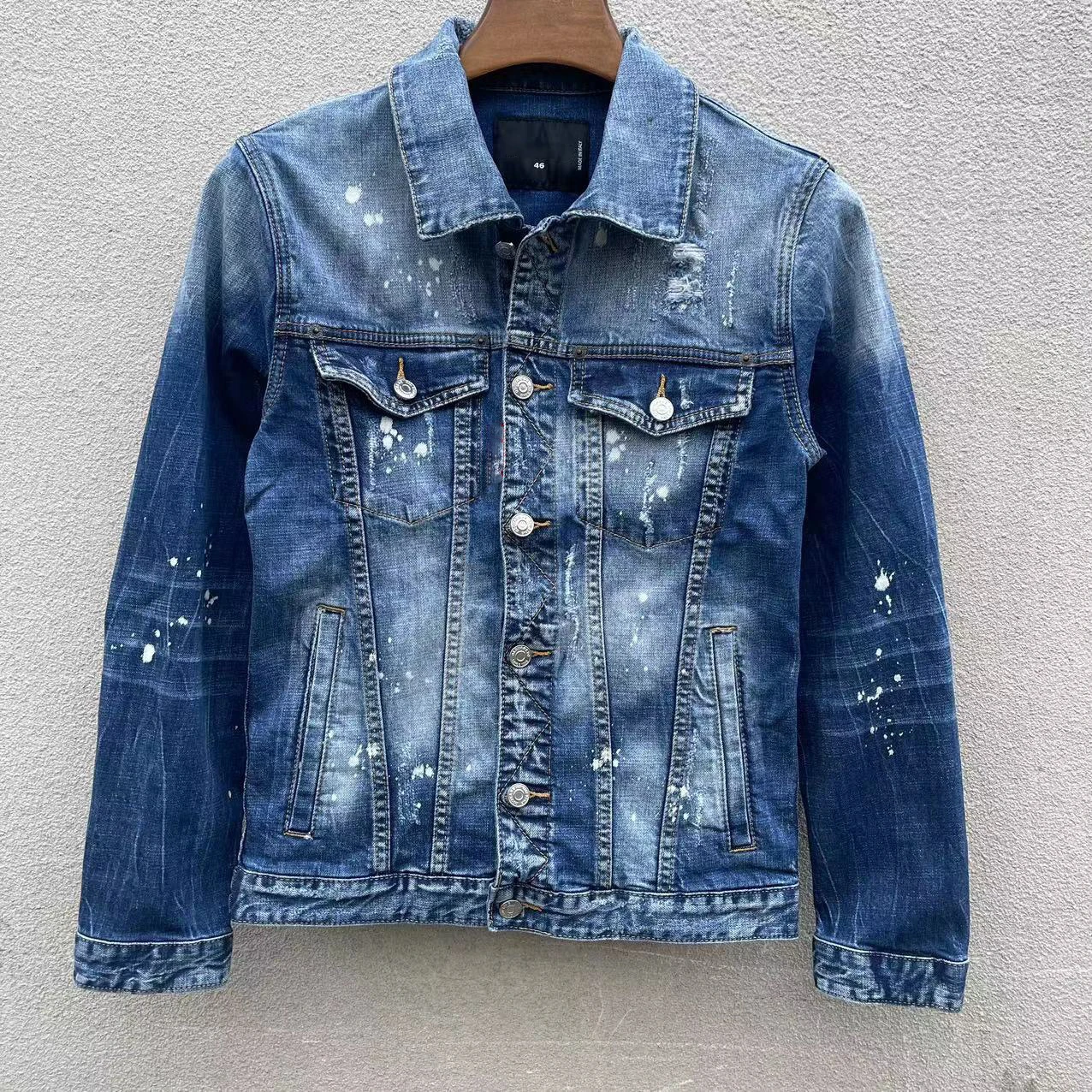 

New denim jacket jacket, fashionable and slim fitting, washed and worn out print, broken ink blue D2 denim jacket, male