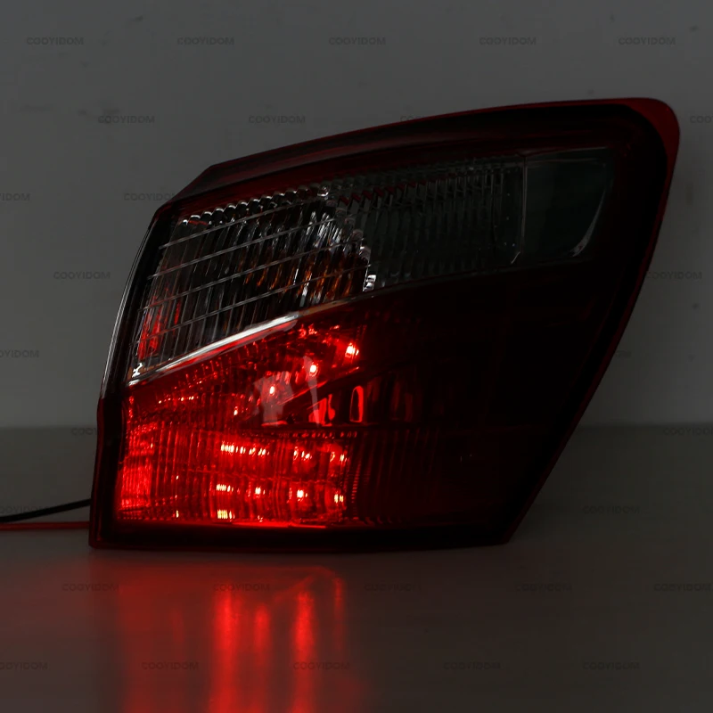 For Nissan Qashqai 2010 2011 2012-2014 EU Version Tail Light Outer Side  Rear Brake Light Turn Signal Light Fog Lamp Accessories