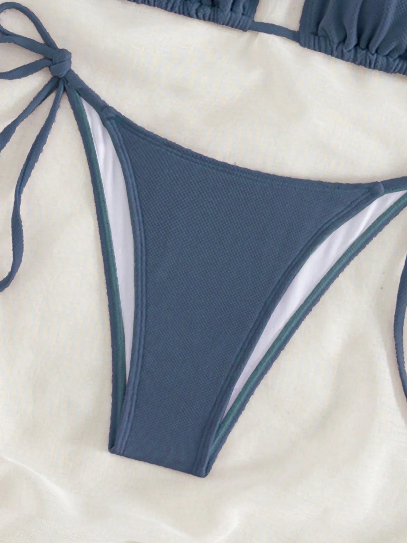 Ensemble bikini d'été blanc mi-grid - porté