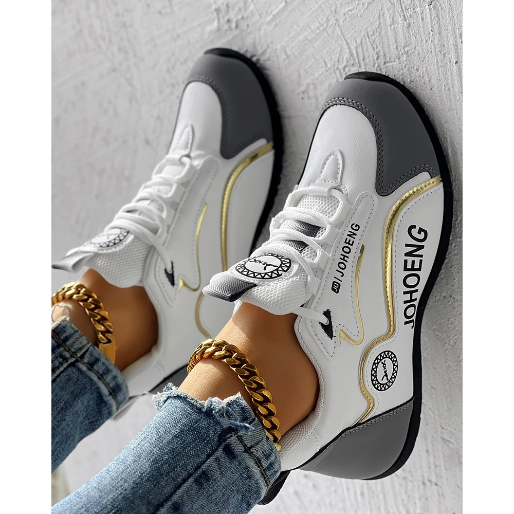

Кроссовки женские на платформе, на шнуровке, с принтом букв, повседневная спортивная обувь на выход, туфли без каблука, с круглым носком, на весну