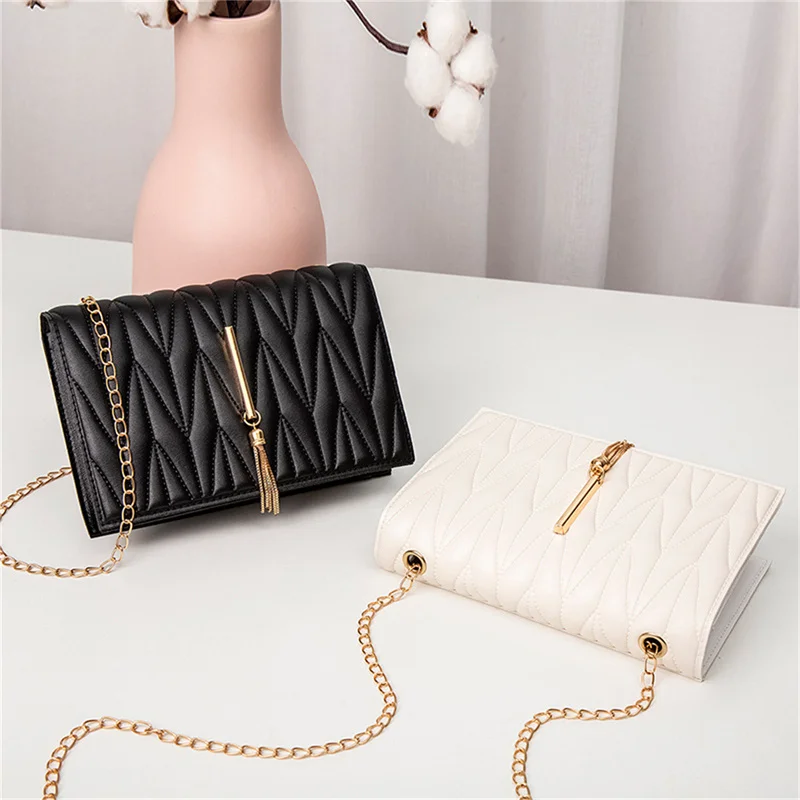 

2022 Women Trend Lingge Crossbody Bag Fashion V Pattern Lattice Small Shoulder Bag