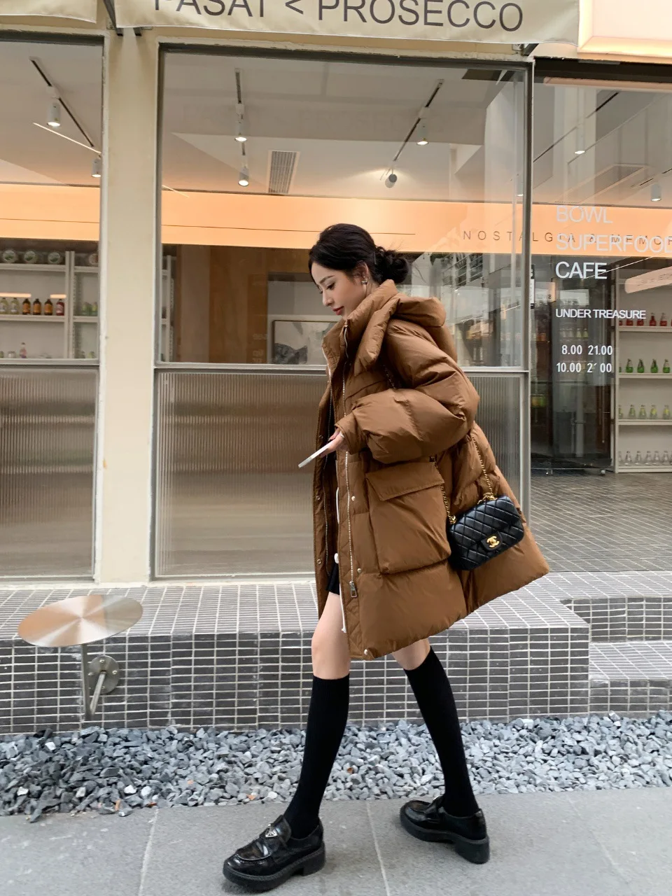 Рисунок 3 - Белое пуховое пальто на утином