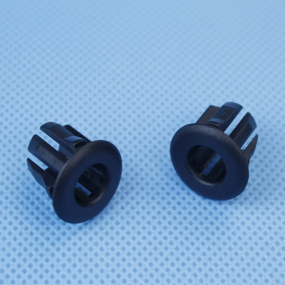 x2PcsForBMWE60E61DoorLockPinPostGuideSleeveTrimBezel