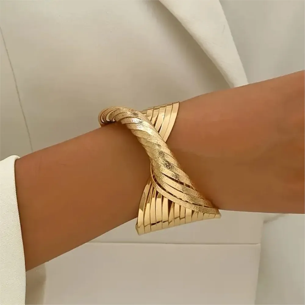 Vinatge Bold Matte Twisted Line Design Cuff Bangle for Women Men Hip Hop Style Bangles Versatile for Daily Wear Jewelry Gifts