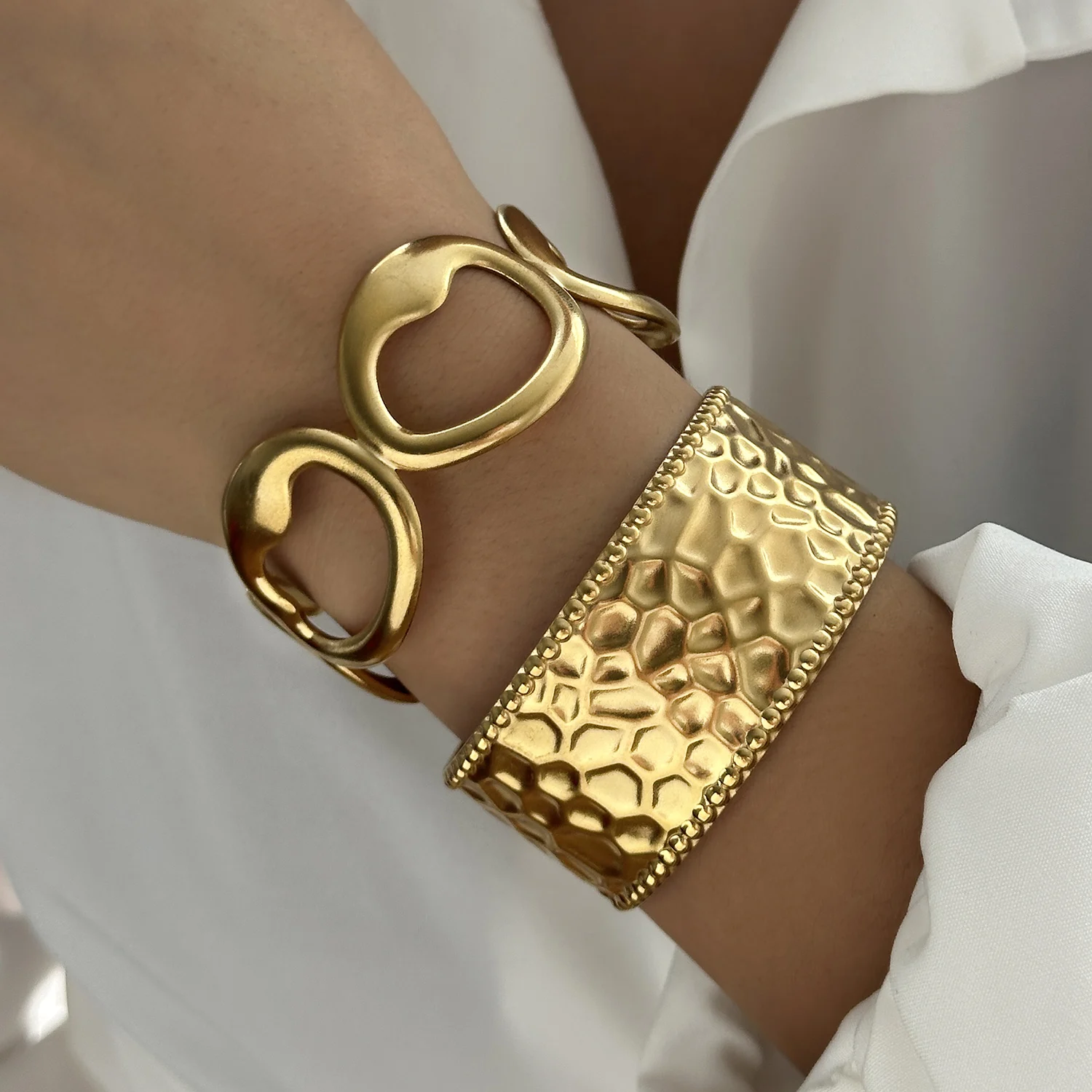 Dmaiy Chunky Gold Flower Cuff Bracelet For Women - Wide Open Vintage Statement Bangle For Party & Holiday