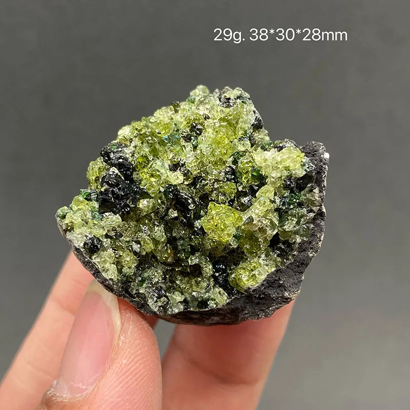 100%  Natural  Peridot Mineral Specimens Stones and Crystals Healing Crystalfrom China