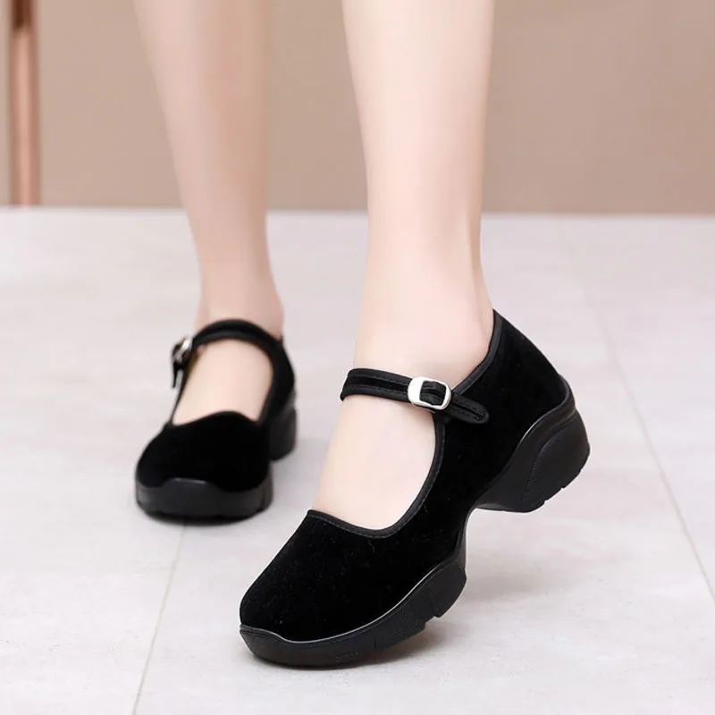 Women Shoes Black Velvet Pumps Buckle Strap Mary Jane Heels Lady Platform Block Heel Work Shoes Casual Walking Dance Cloth Shoes 2