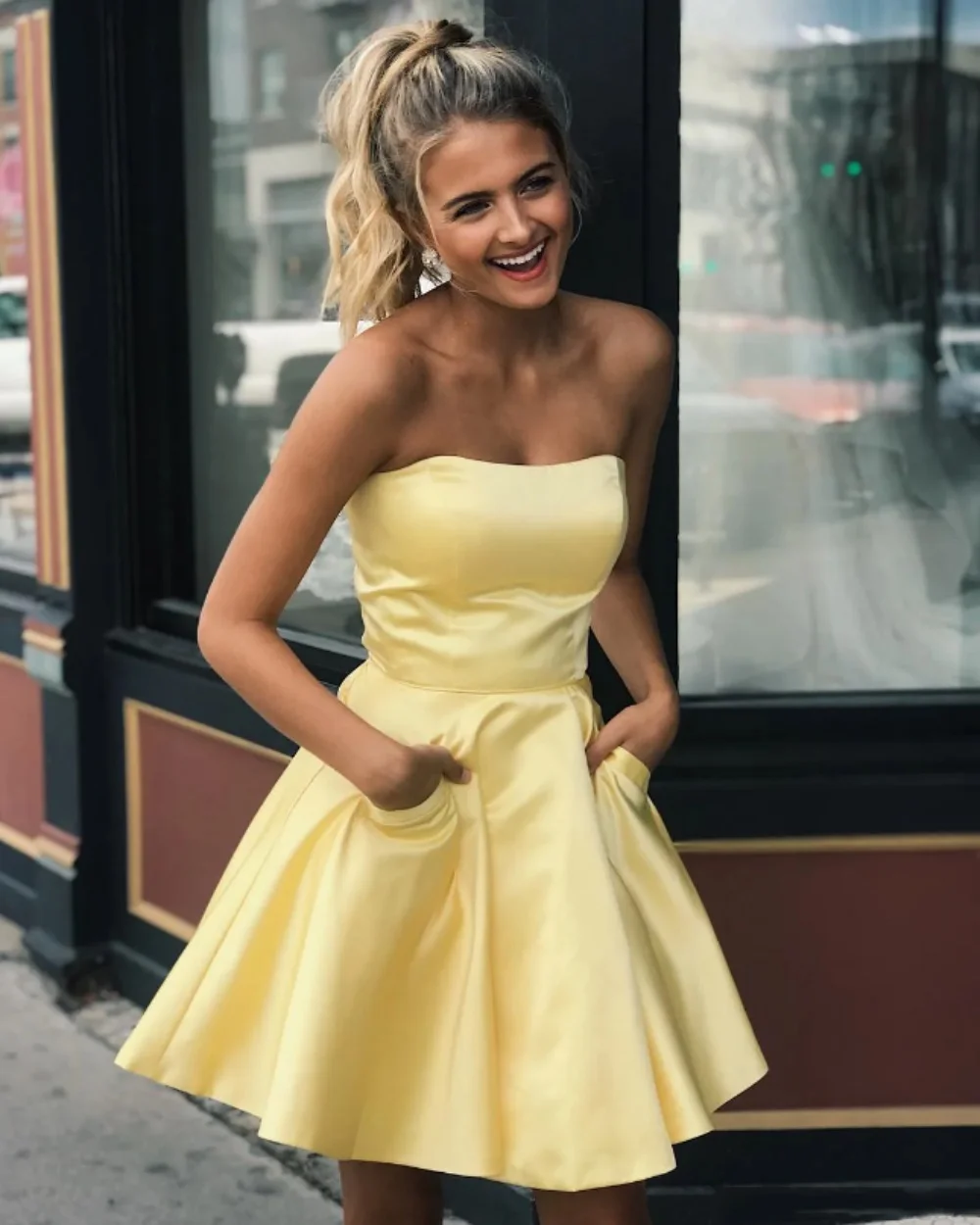 

New Light Yellow Prom Dress Strapless Sleeveless Plain Satin A-Line With Pocket Mini Wedding Party Dress 2024 Homecoming Dress