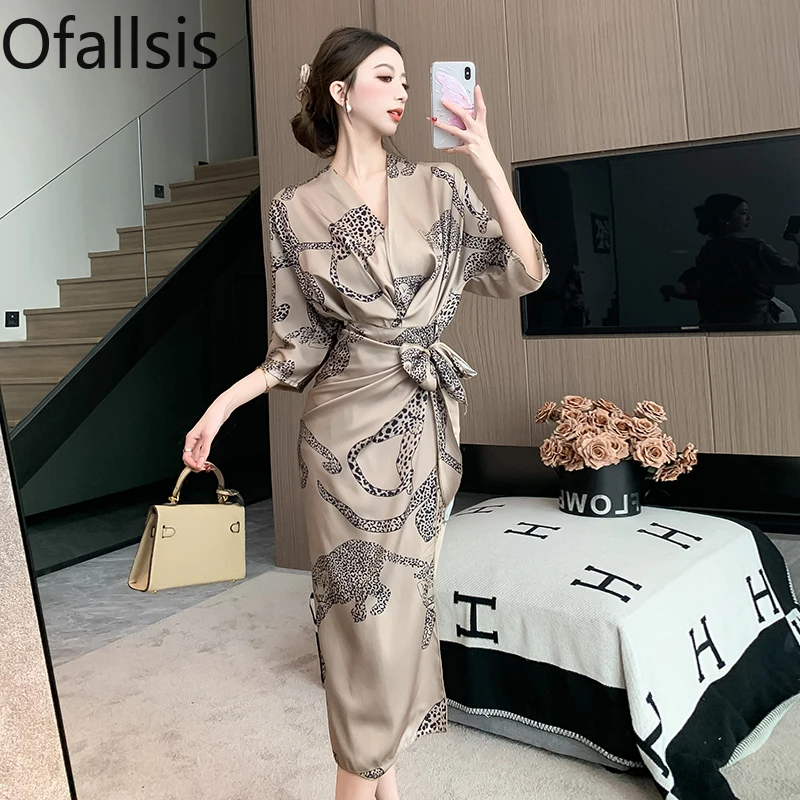 

Женское платье с леопардовым принтом Ofallsis, Элегантное Длинное Платье с V-образным вырезом и поясом, в стиле социалитов, 2024