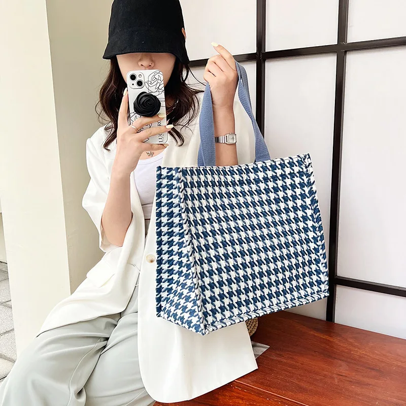 

Large Capacity Women's Shoulder Bag Striped Fashion Casual Handbag for Women 2022 New Simple Designer New Female Shopper Bags