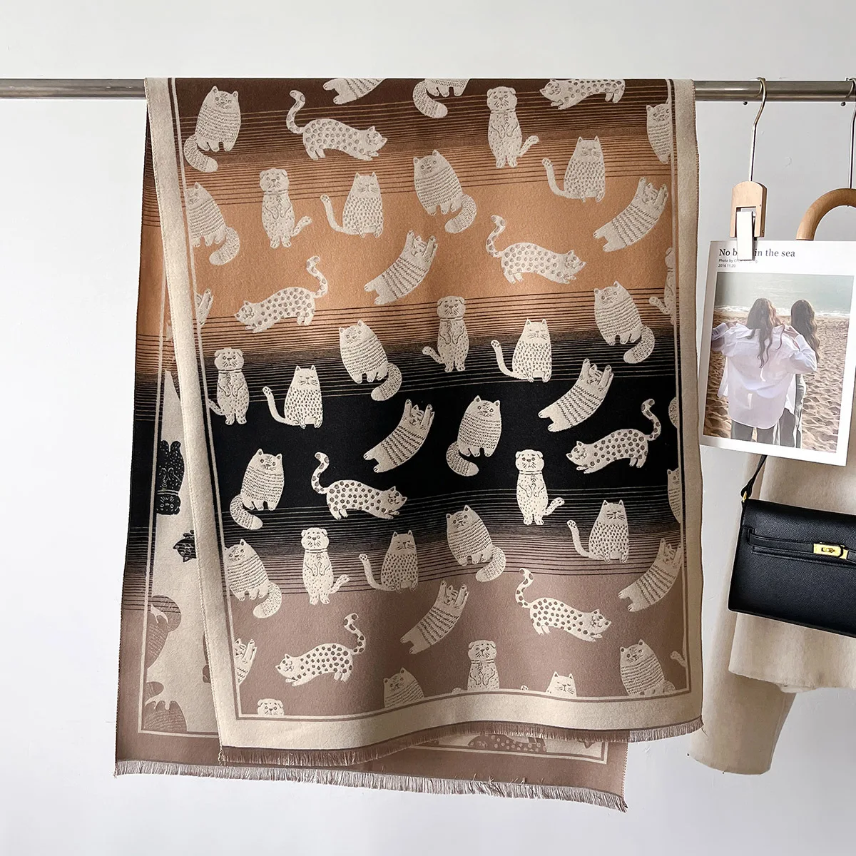 thumbnail image 1 of Nueva bufanda cálida de invierno para mujer, bufandas con estampado de gato de dibujos animados degradado, chales gruesos para estudiantes, bufandas a prueba de viento y frío, manta Echarpe, 1 of 5
