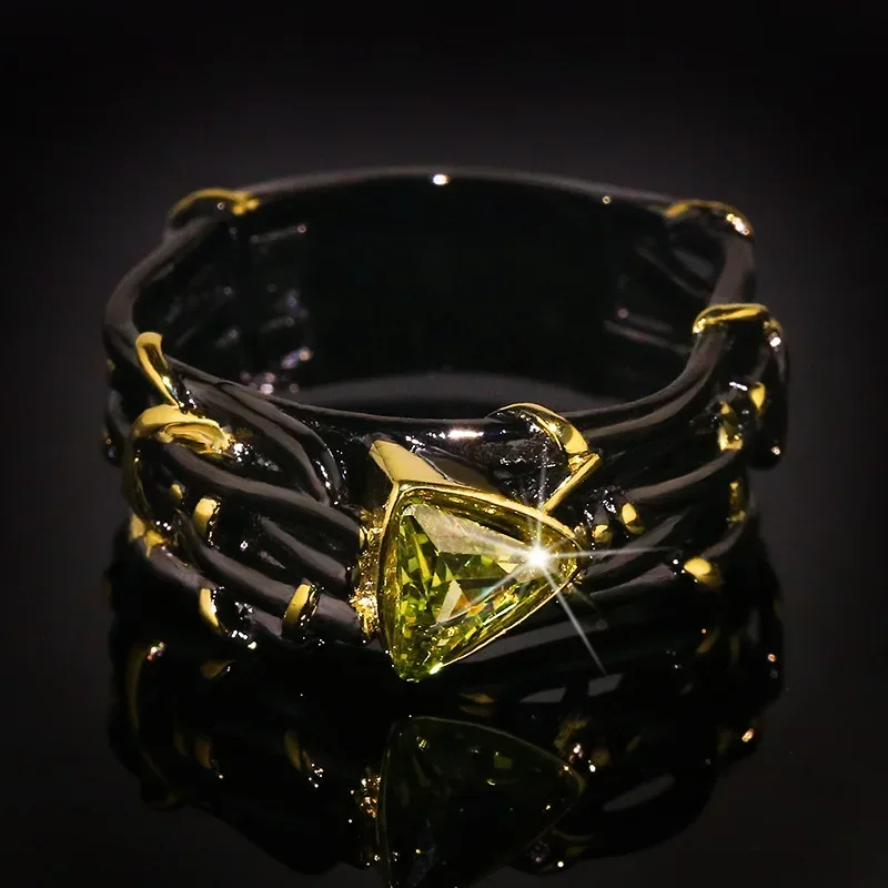 Women's Unique Design Exaggerated Personality Ring Black Gold Tungsten Triangle Green Zircon Crystal Wedding Ring Ladies