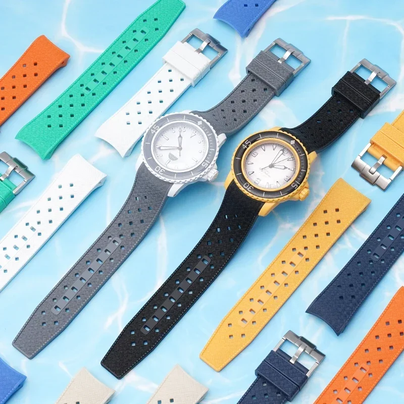 Curved End Waterproof Sport Silicone Watch Band - 22mm
