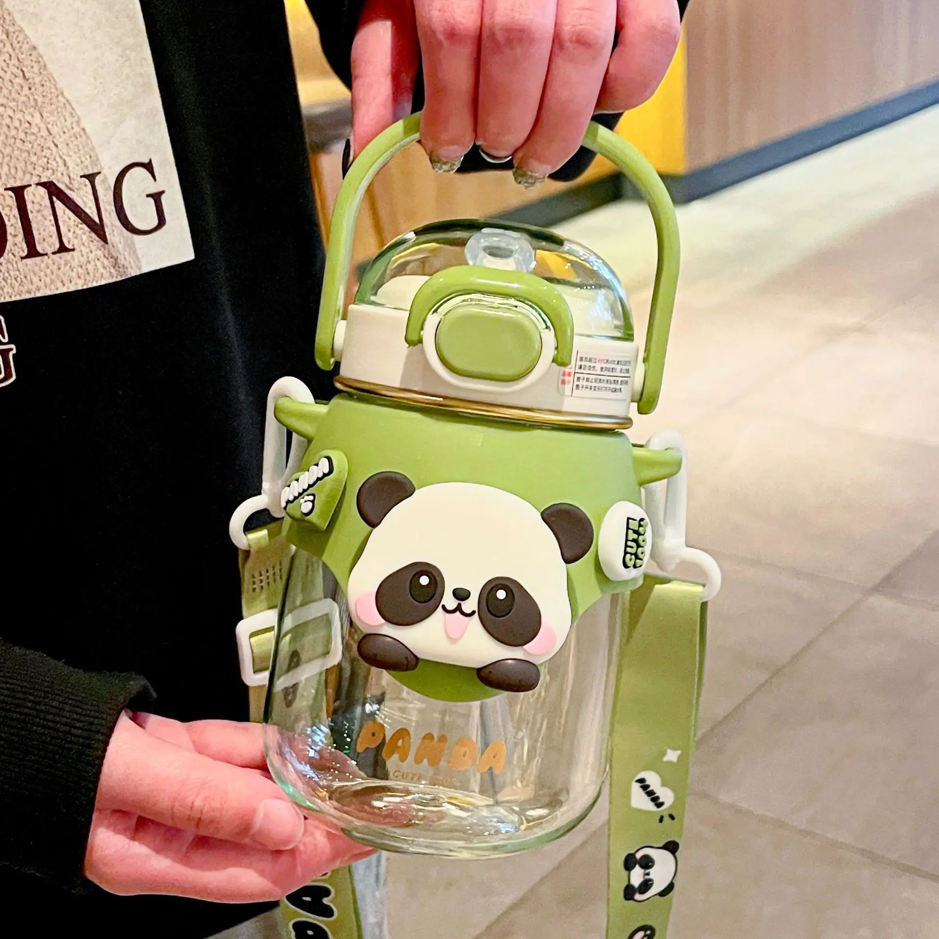 820ml High Beauty Panda Doll Plastic Cup Convenient and Cute Children's Belly Water Cup Large Capacity New Spring Cap Straw