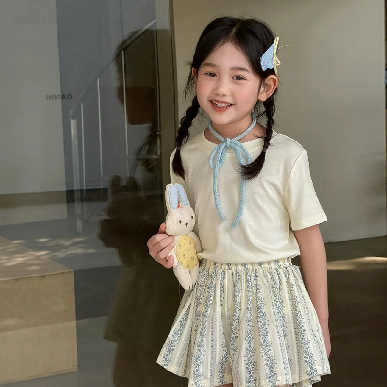 베어 리더 패션 달콤하고 귀여운 소녀의 짧은 치마 2026 여름 한국어 버전 아동 의류 꽃 프린트 신축성 있는 허리 스커트