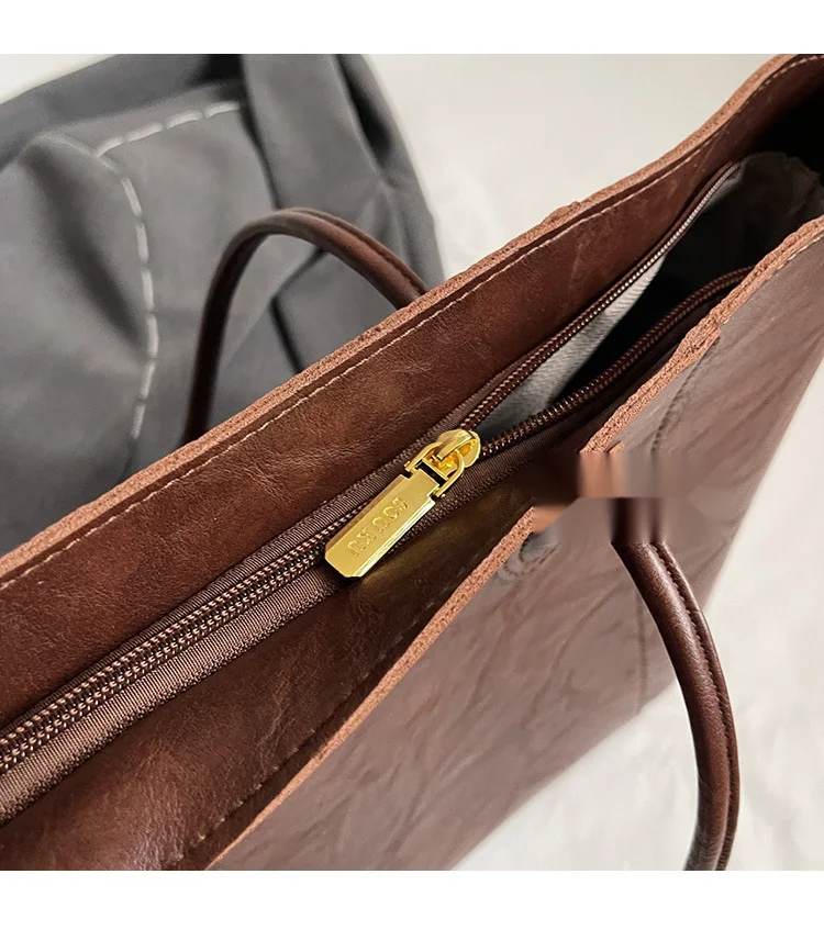 2024 niche design tote new high-end commuting women's large capacity shoulder bag trend_voghion.com