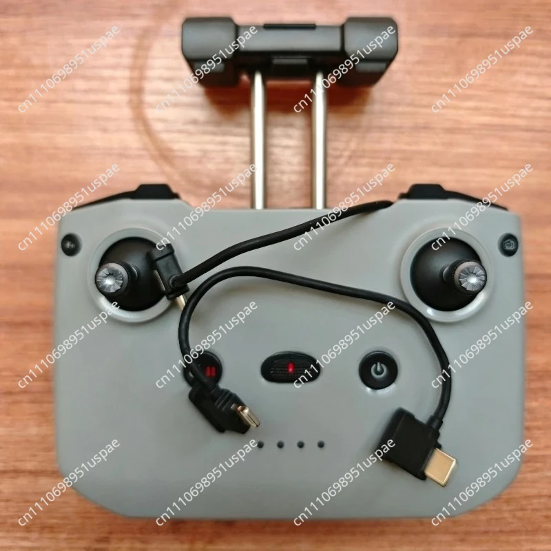 Détail des molettes et boutons de la télécommande RC-N1 pour DJI, design ergonomique pour Mavic Air 2
