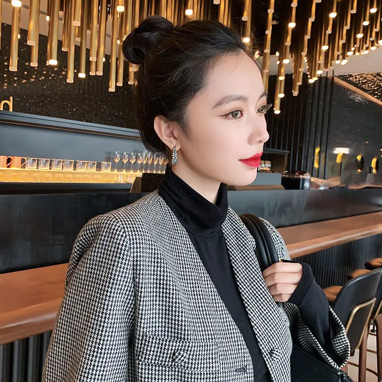 French Retro Web Celebrity Eardrop Harbor Style Earrings 2020 New Fashion Minority Fashion Design Individual Earrings Woman