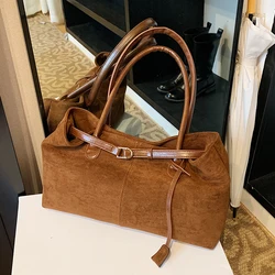 Stylish Retro Large Capacity Shoulder Bag in Classic Minimalist Design - (30cm<Max Length<50cm) (Light brown)