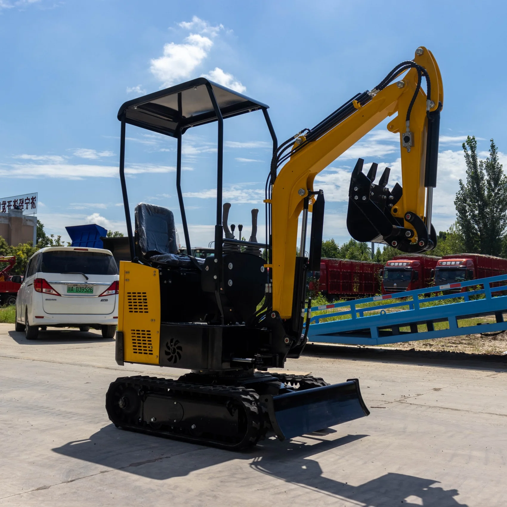 Mini excavadora sobre orugas de fábrica China, excavadora de 1 tonelada, Boom Swing con CE EPA