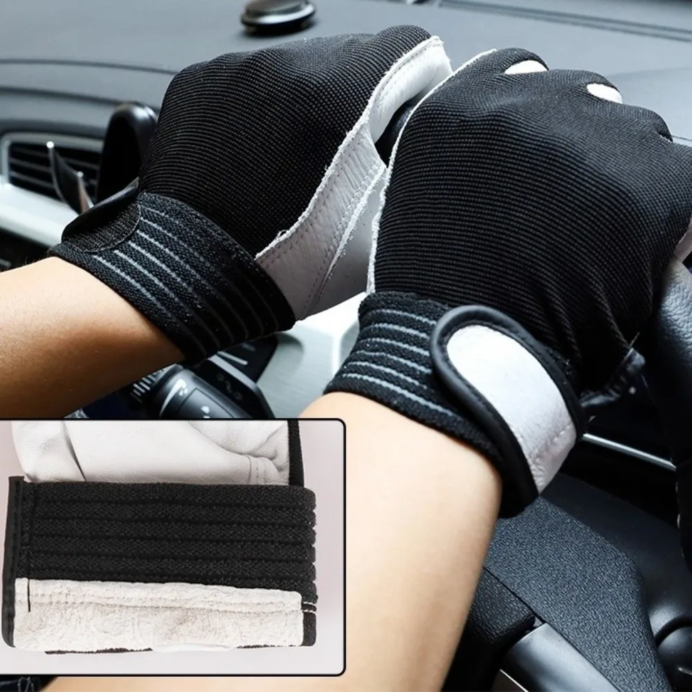 Gants nitrile jetables blancs, taille L, présentés en pile, adaptés aux usages professionnels et médicaux.