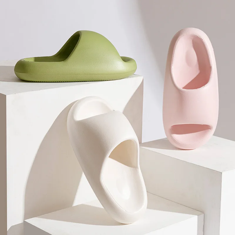 

New Soft EVA Slippers Couple Home Outdoor Slipper Summer Beach Unisex Slippers Fashion Solid Color Ladies Thick Bottom Sandals