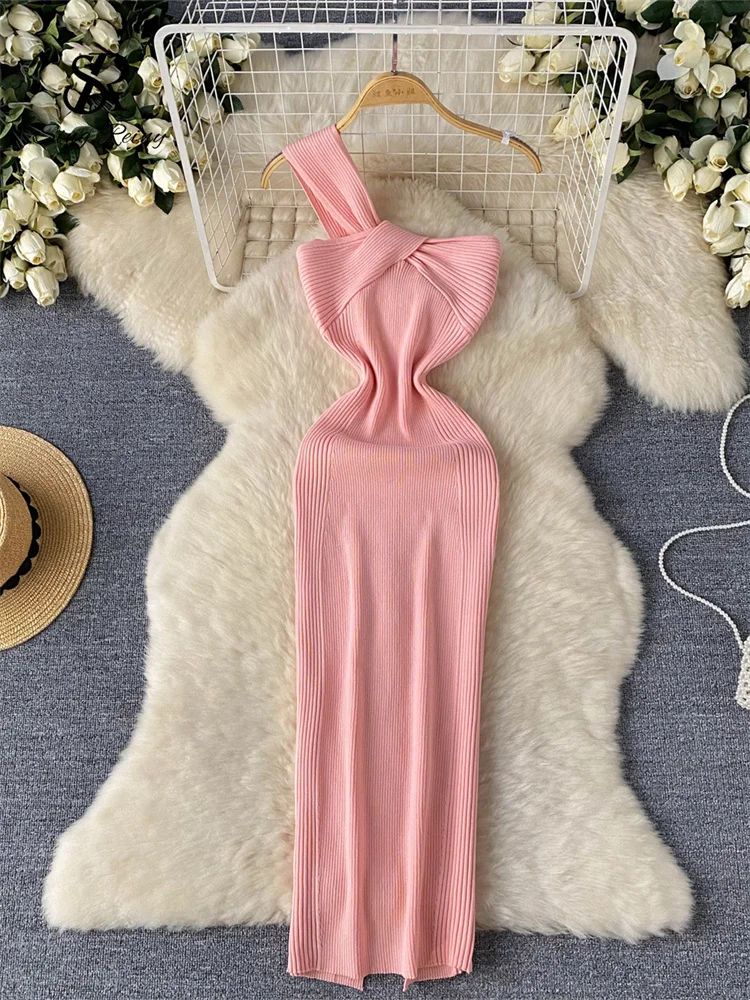 فستان نسائي