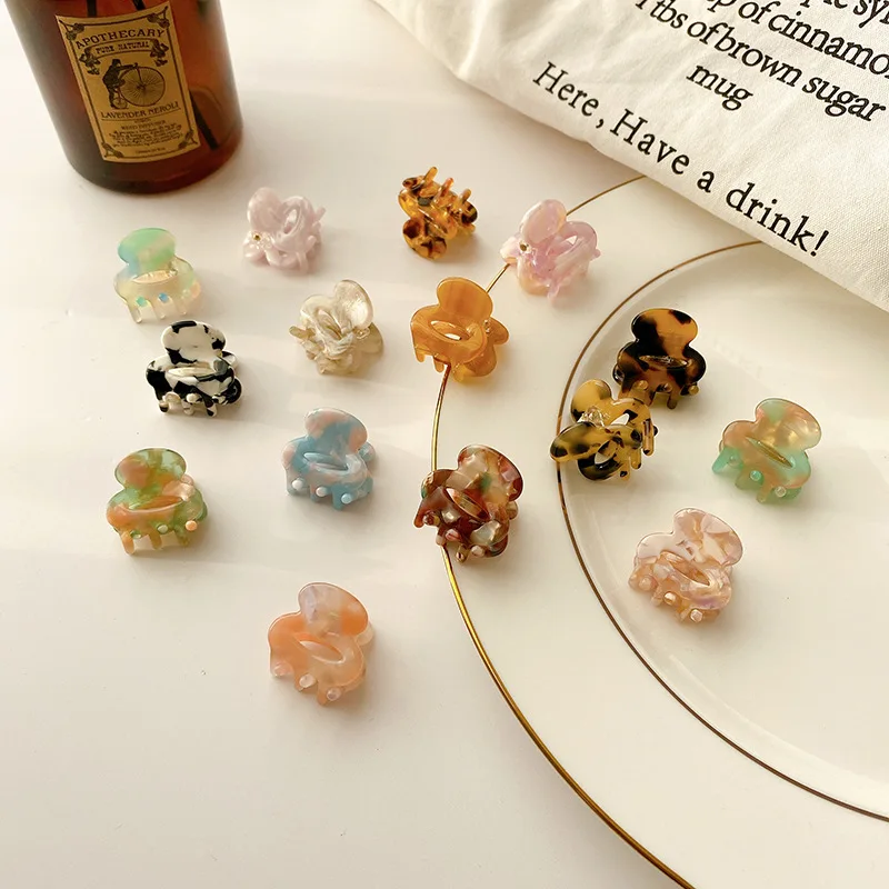 Korean Acetate Mini Hair Claw Clip Hollow Small Crab Hair Clip for Girl Hair Accessories Hairpin Women Bangs Broken Hair Clips fashion pearl crystal acrylic hair clips set for women candy colors geometric hairpin jewelry girl hair accessories bangs clip