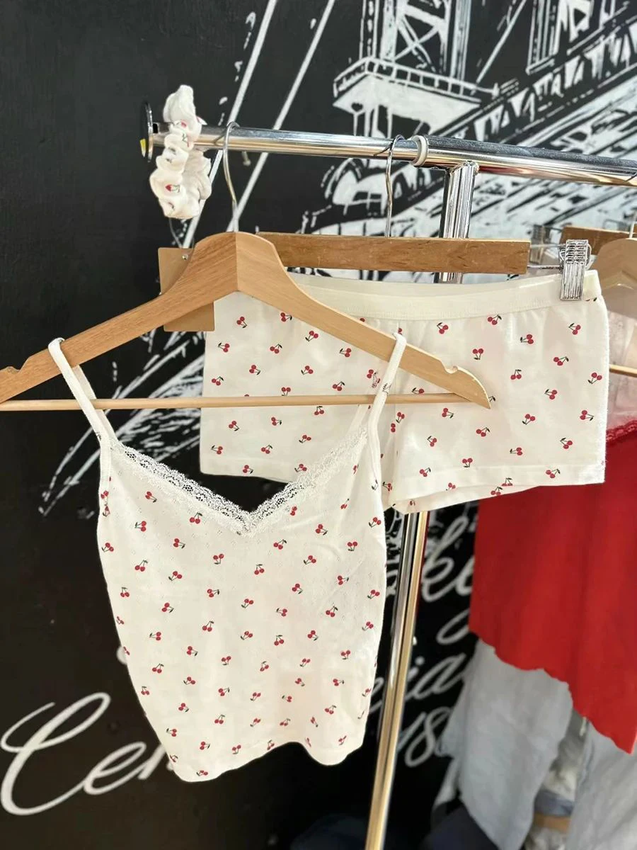 Cherry print set