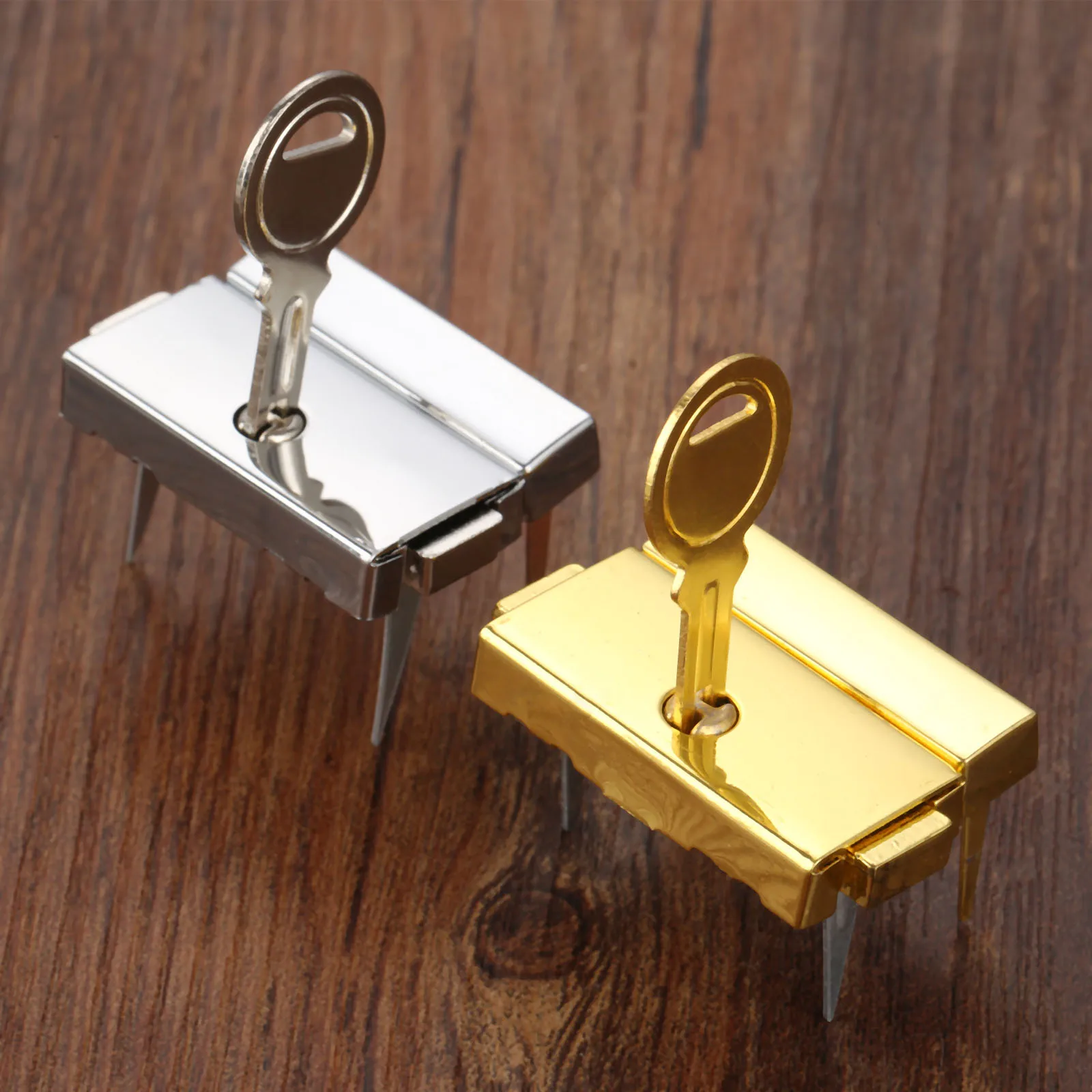 Box Hasps Zinc Alloy Lock Toggle Catch Latches for Jewelry Suitcase Buckle Clip Clasp Vintage Hardware Silver 33*25mm 1PC