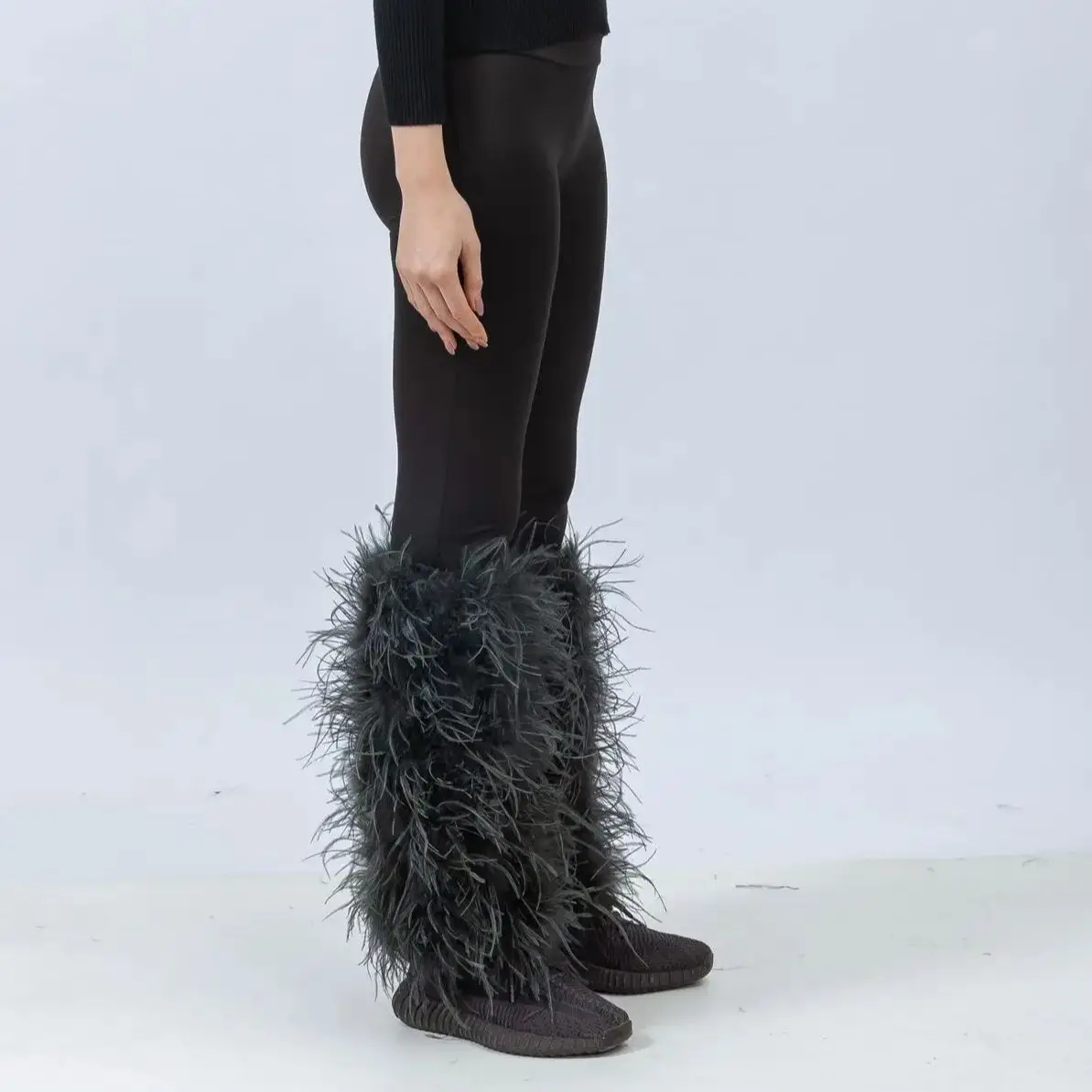 2024 peach fuzz  Luxurious Casual Furry Pink Green Red Purple Color Orange Ostrich Feather Leg Warmer For Women 230636