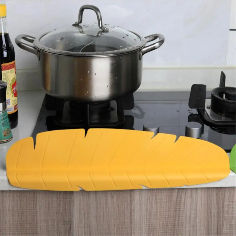 Water Splash Guard Sucker Kitchen Sink Silicone Waterproof Screen Oil-Proof Splashproof Baffle Board Retaining Kitchen Gadget