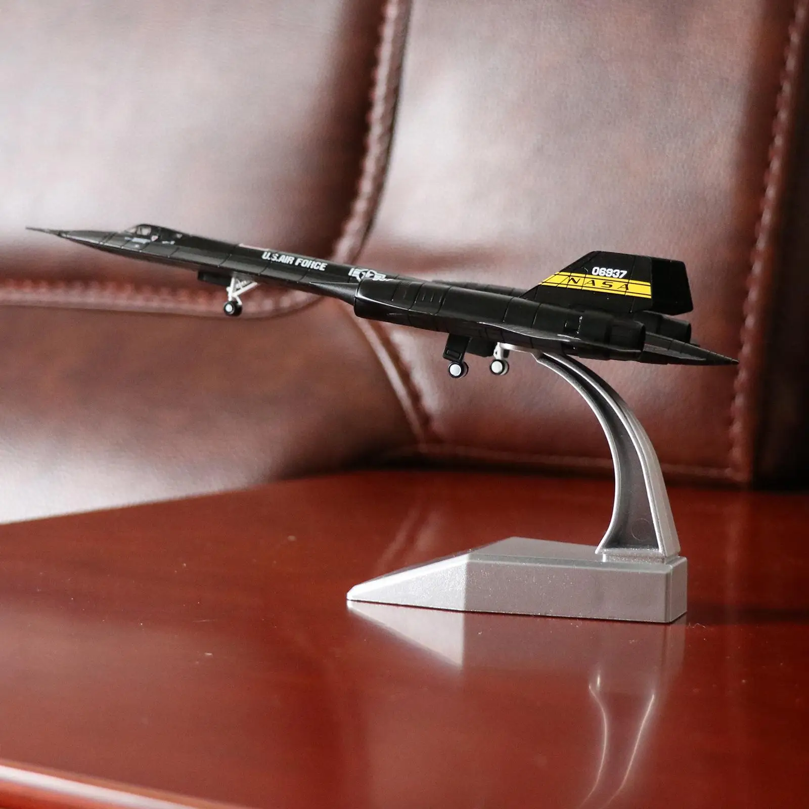 Модель разведывательного самолета Blackbird из сплава 1:144