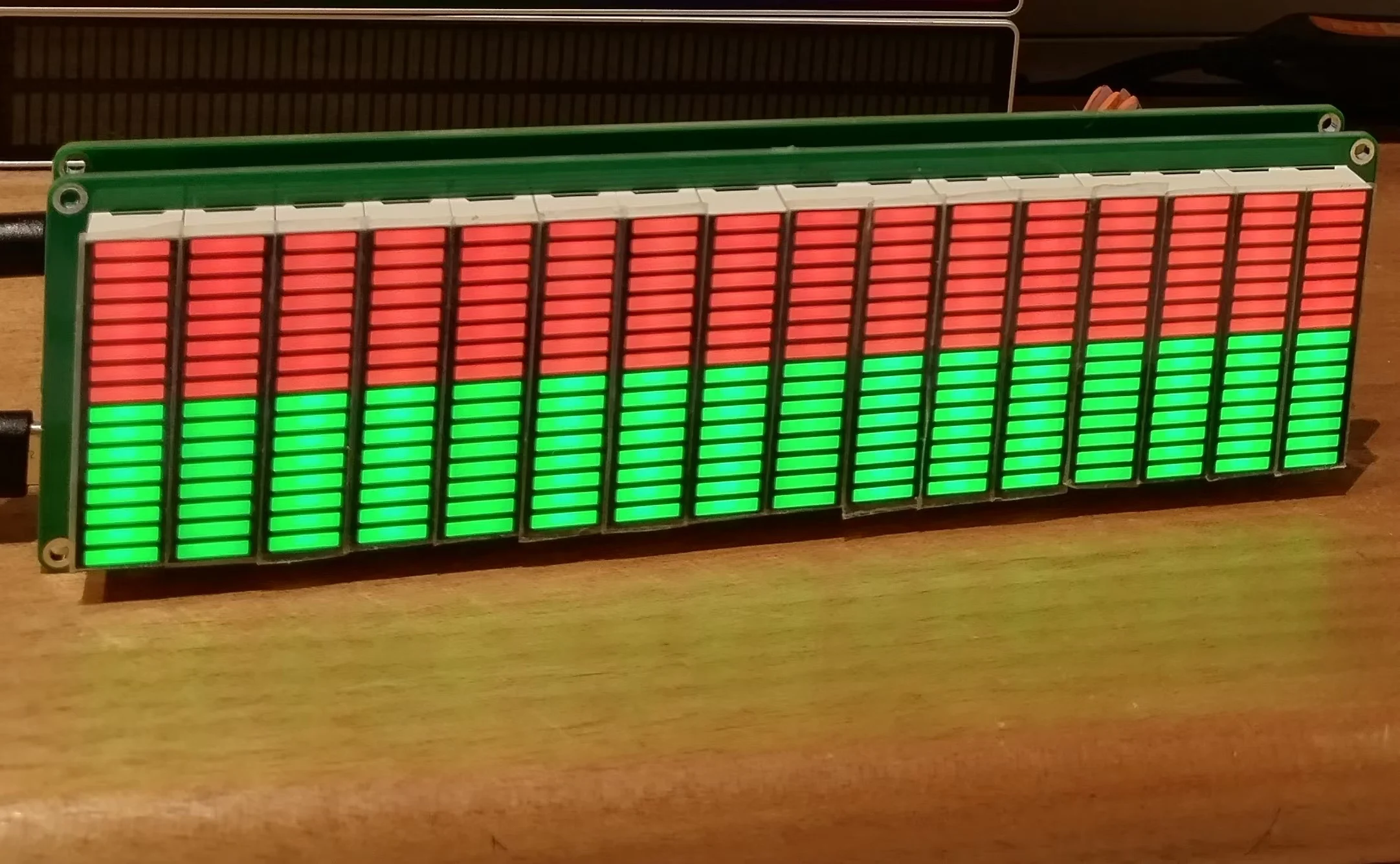 16 Level LED indicator Audio Music spectrum VU Meter Stereo Amplifier Board Adjustable light Speed Board