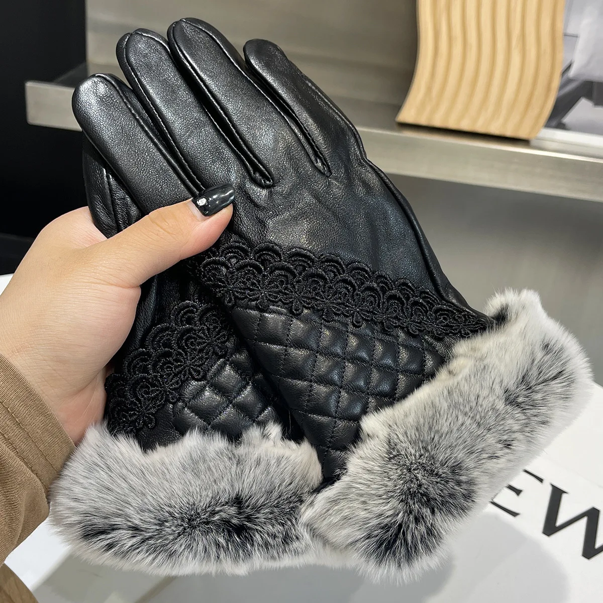 

Leather Gloves Winter Women's Rex Rabbit Fur plus Velvet Thermal and Windproof Full-Grain Sheepskin Gloves Wholesale