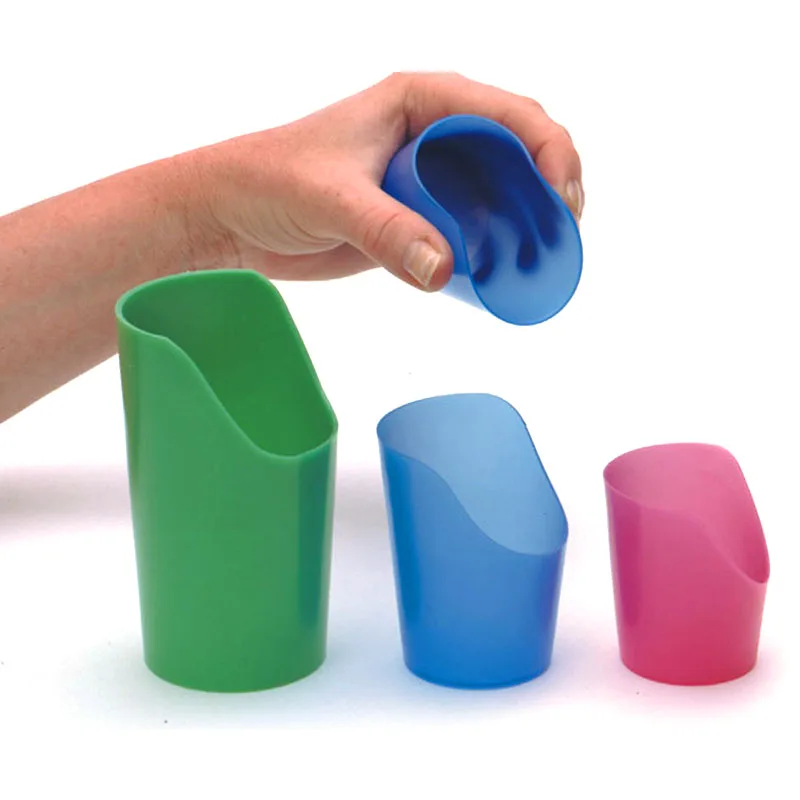 Flexi Nosey Cut-Out Cup 1 oz Small Taza de corte limited neck head mobility drinking difficulties drinking cup feeding cup